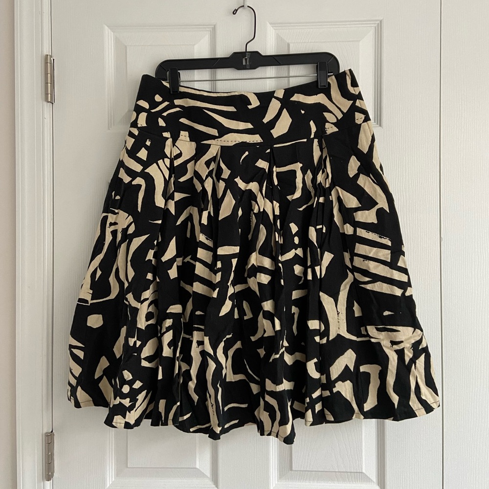 EUC H&M pleated skirt (Sz 12)